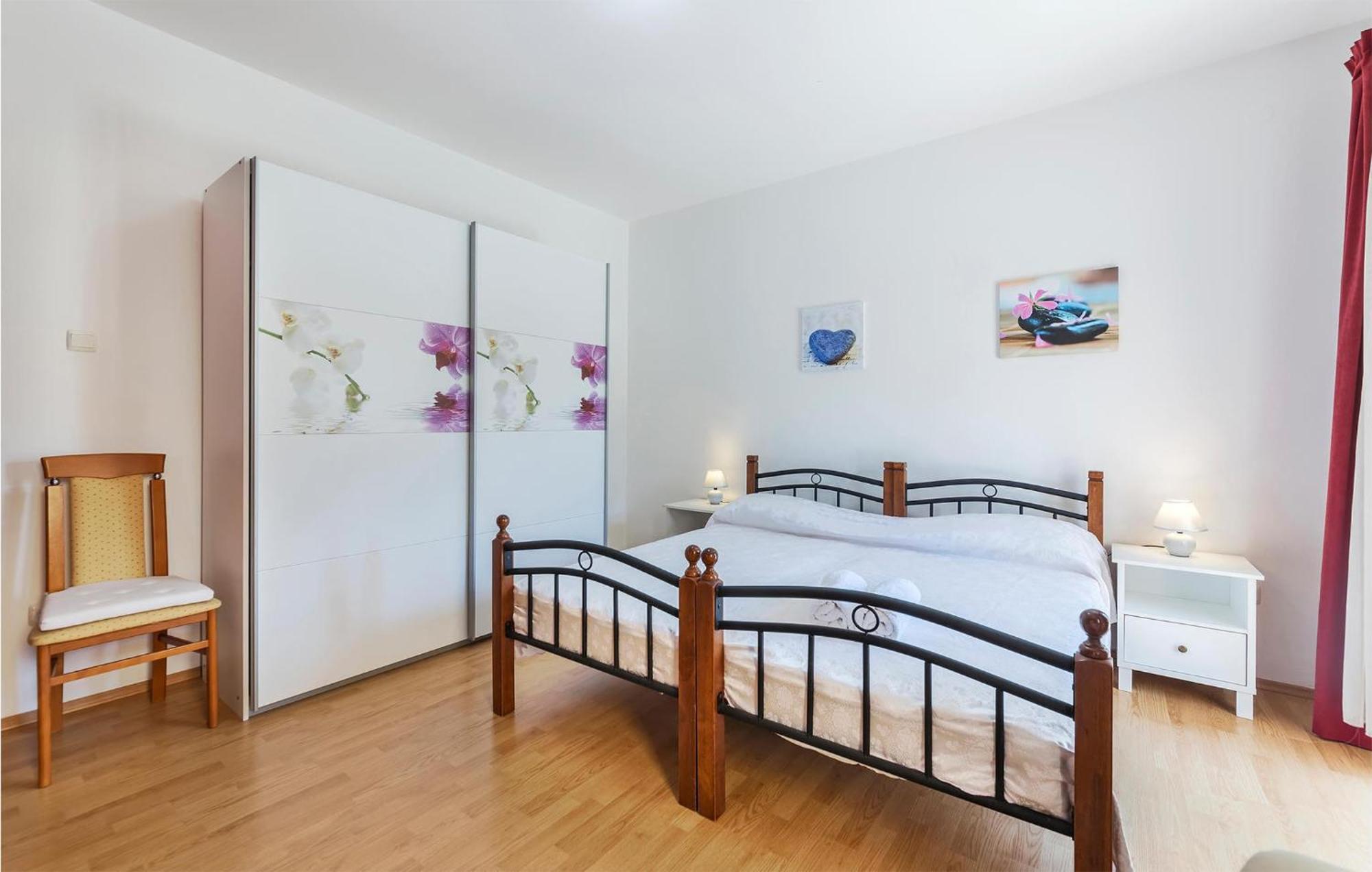 2 Bedroom Beautiful Apartment In Valtura 외부 사진