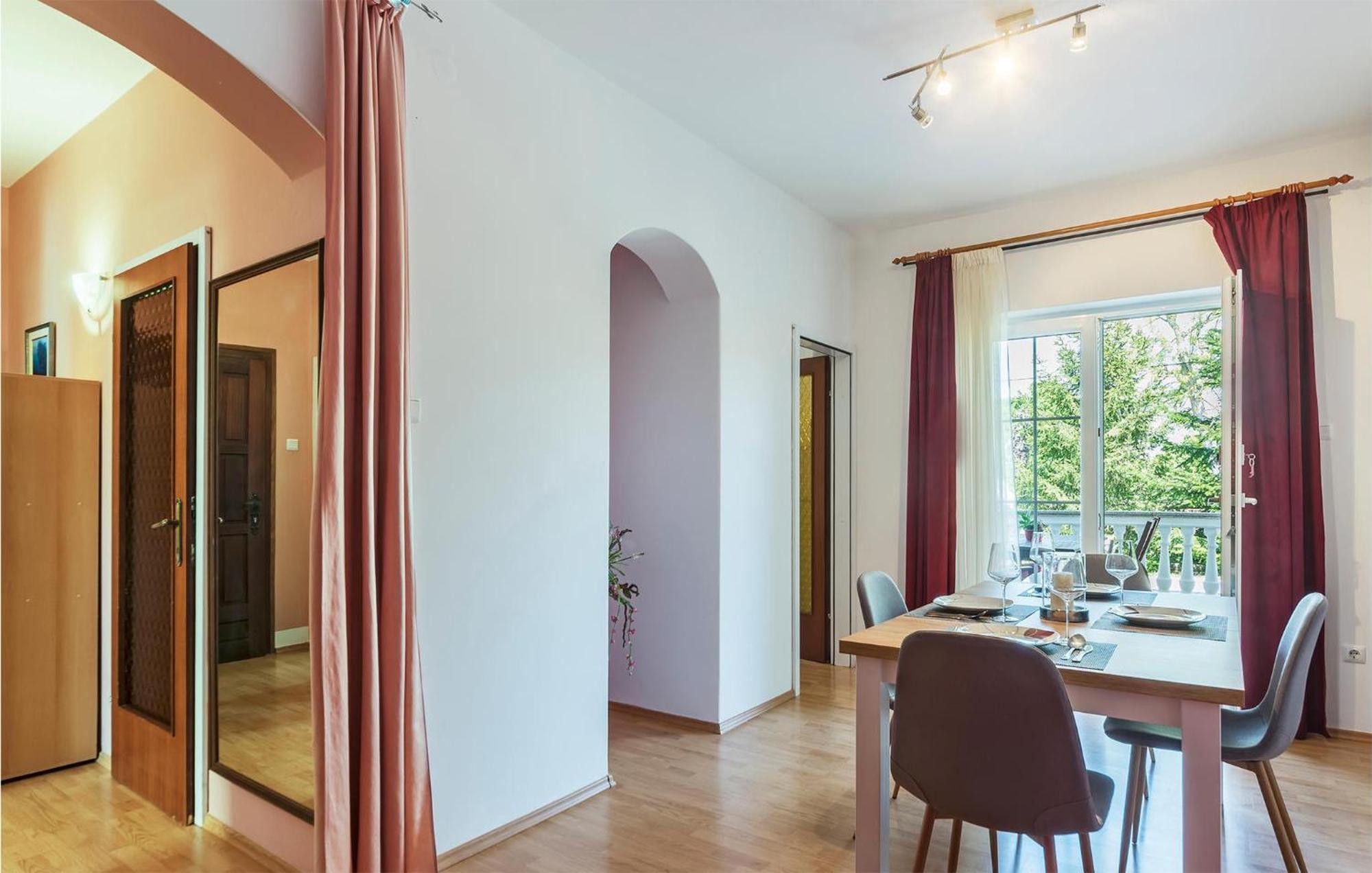 2 Bedroom Beautiful Apartment In Valtura 외부 사진