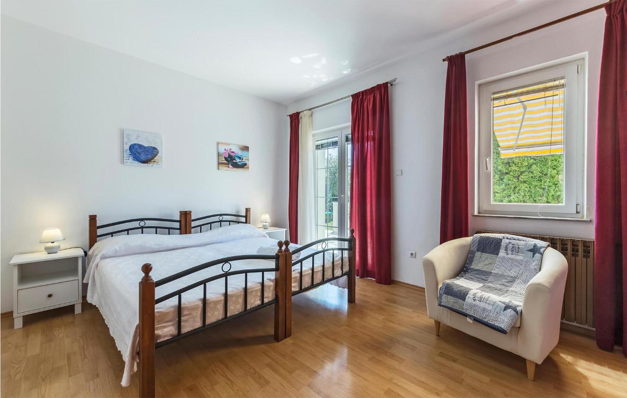 2 Bedroom Beautiful Apartment In Valtura 외부 사진