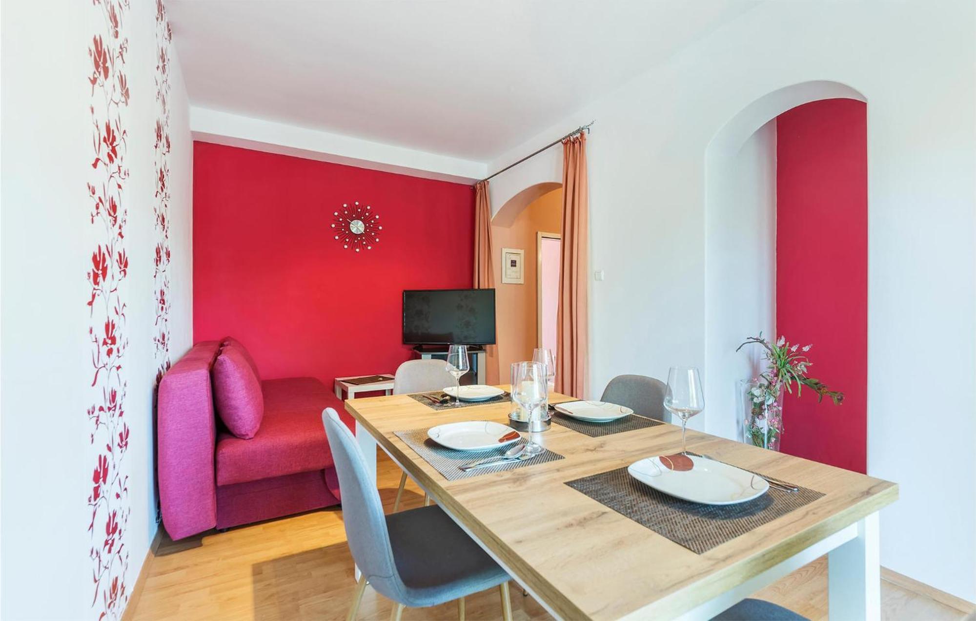 2 Bedroom Beautiful Apartment In Valtura 외부 사진